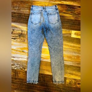 Woman’s Flying Monkey Acid Wash Skinny Jeans from Buckle Size 27